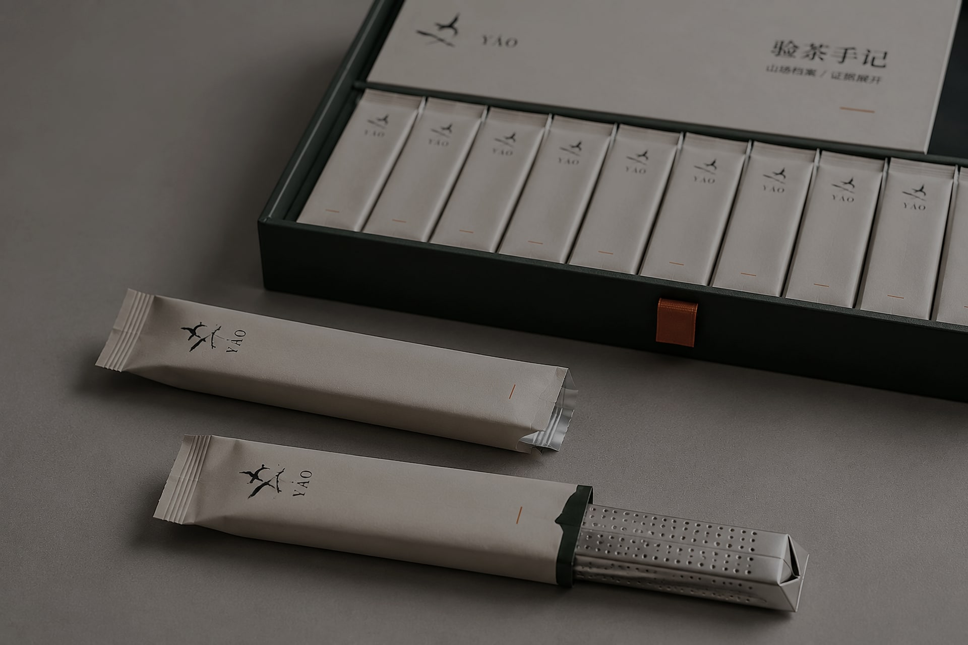 爻茶简单支外袋与茶棒的产品开发概念图
